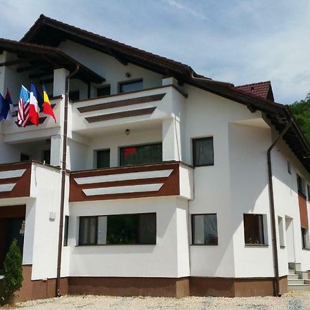 Rosenville Rîşnov Buitenkant foto