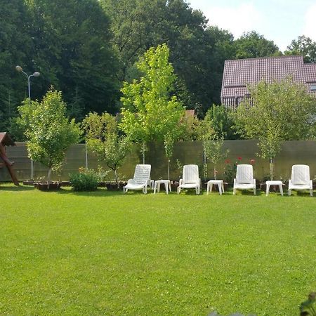 Rosenville Rîşnov Buitenkant foto