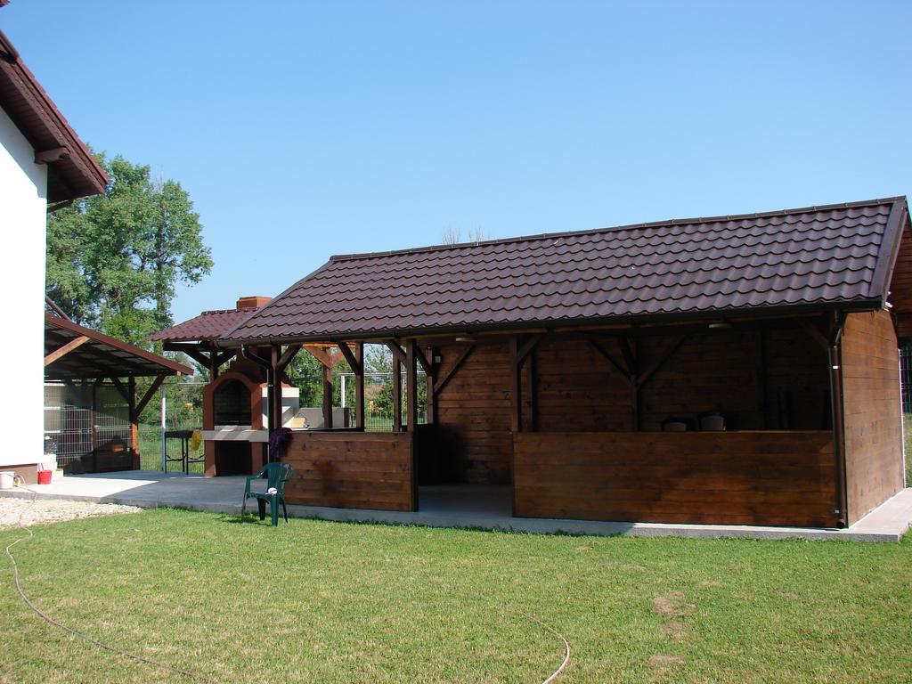 Rosenville Rîşnov Buitenkant foto