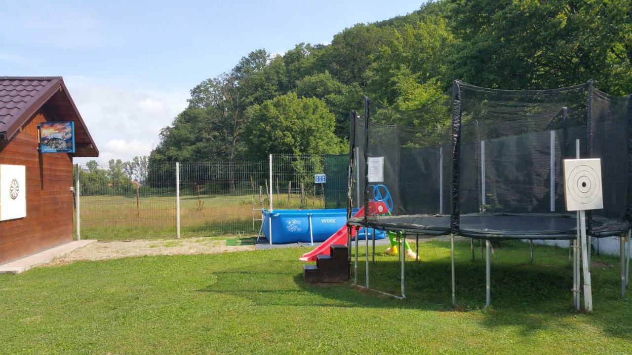 Rosenville Rîşnov Buitenkant foto