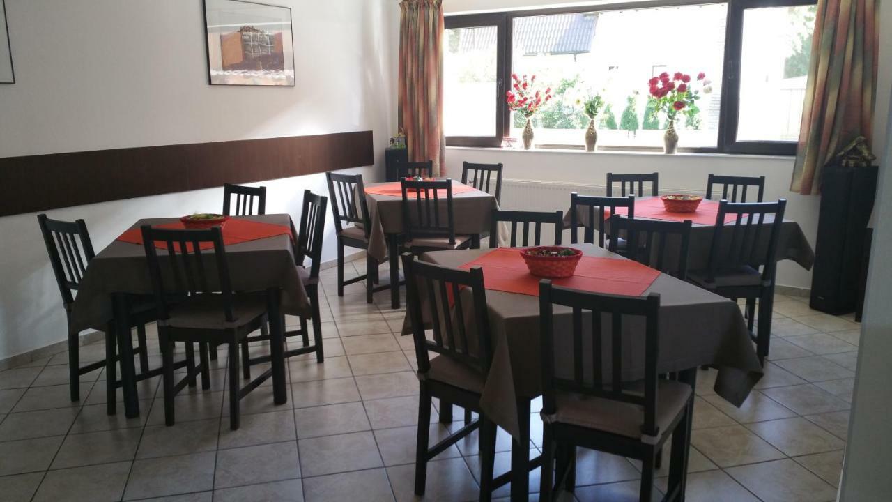 Rosenville Rîşnov Buitenkant foto