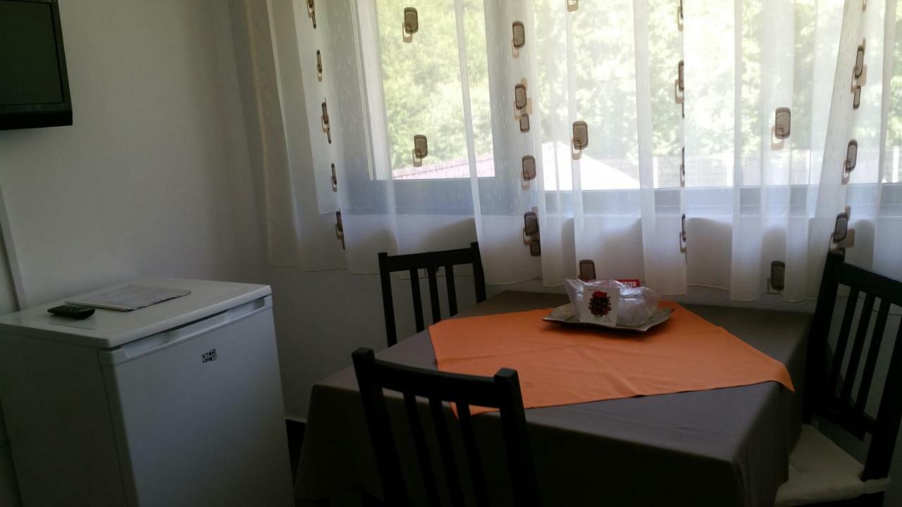 Rosenville Rîşnov Buitenkant foto