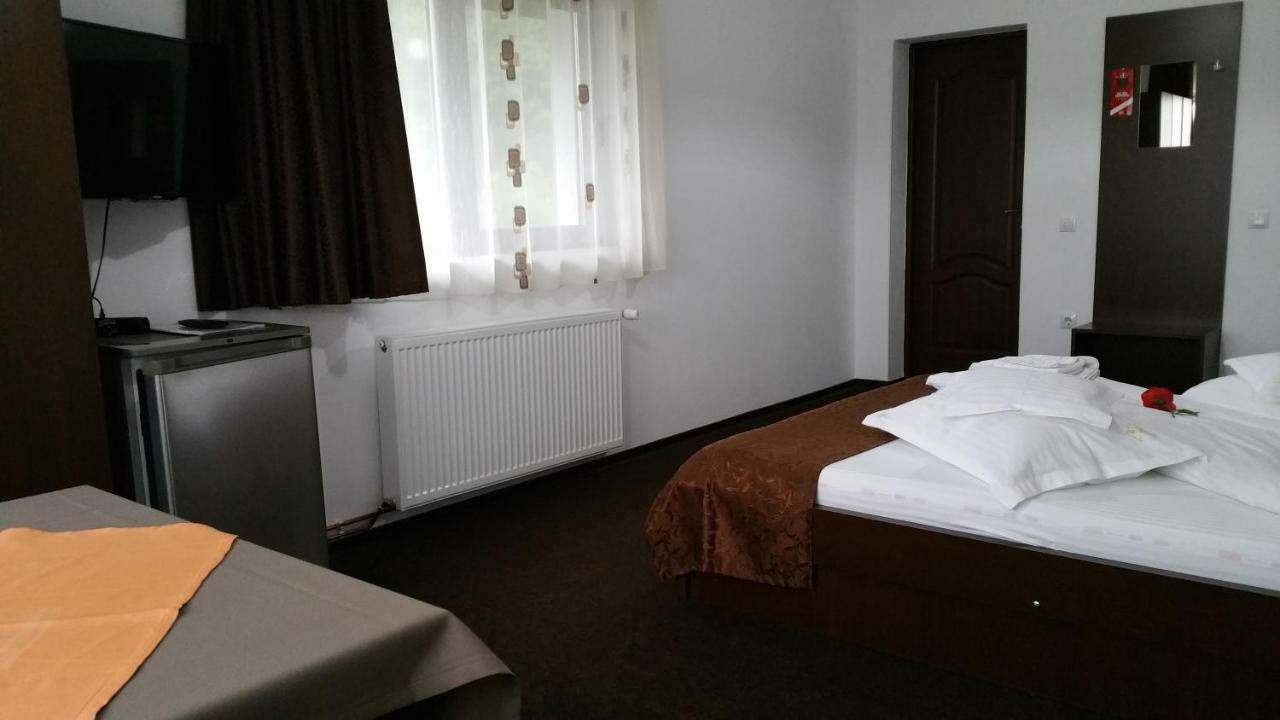 Rosenville Rîşnov Buitenkant foto