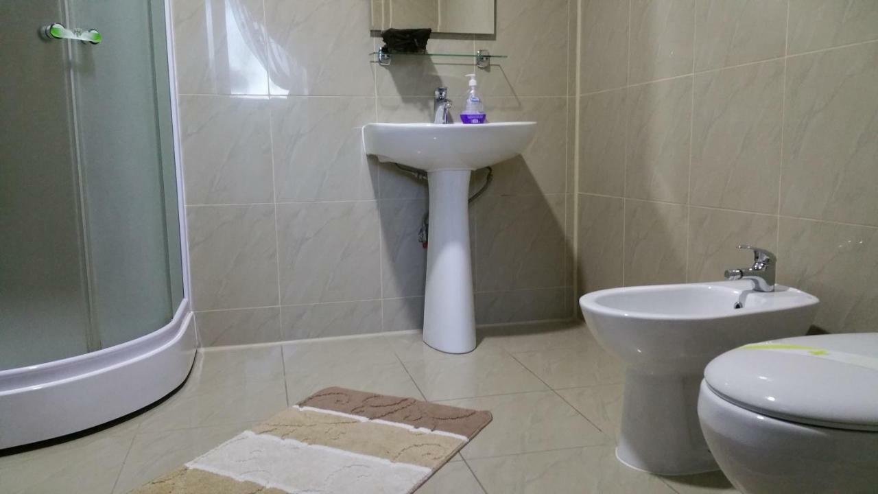Rosenville Rîşnov Buitenkant foto